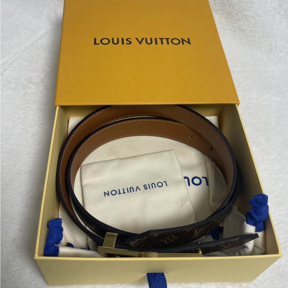 LOUIS VUITTON Reversible Belt - Picture 8 of 8